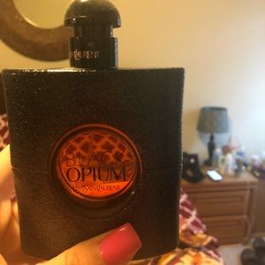 Yves saint laurent black opium